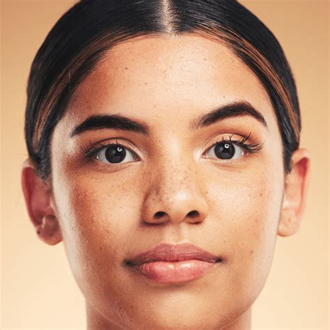 7 Effective Skin Whitening Home Remedies You Can Try Today