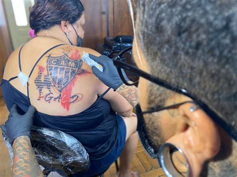 Бесплатная татуировка для настоящей футбольной болельщицы | FUNTATTOO.ru