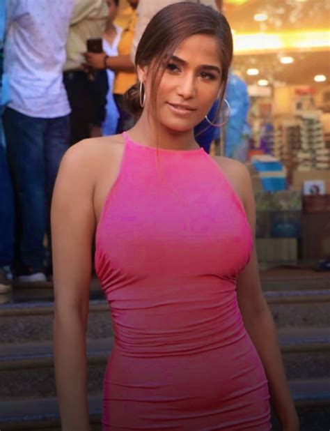 TW Pornstars - 3 pic. Poonam Pandey. Twitter. I like Pink. 12:59 PM