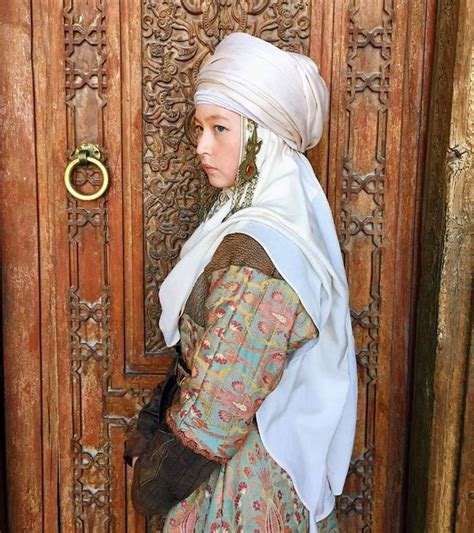 Pin by AloraByron on Kazakh/Kazak/Казахи/Казашки | Kazakh clothing ...