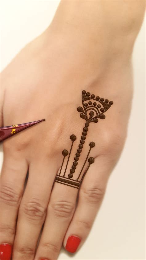 Ring Finger Mehndi Designs | Easy Henna Designs