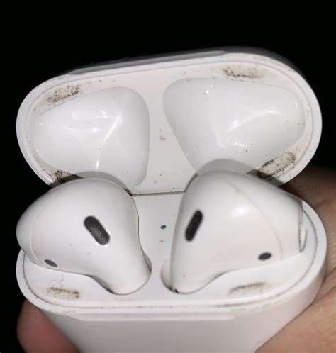How to clean dirty AirPods? : r/airpods