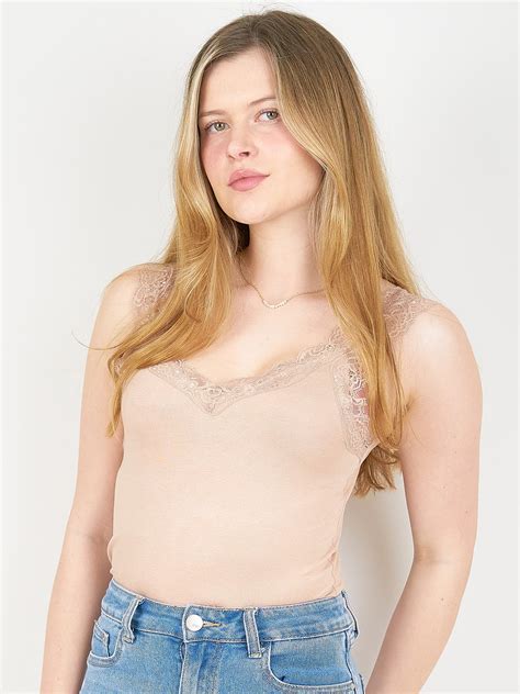 Pieces Cami Nude – The Edit