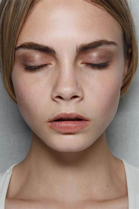 Фото: Кара Делевинь | Blush makeup, Skin makeup, Natural makeup