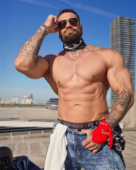 Lukas Lakutsin (@lucaslakutsin) • Instagram photos and videos