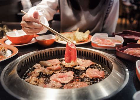 cook  eat japanese barbecue