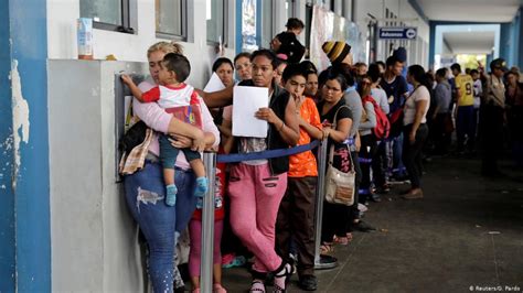 Venezuelan migrants face tougher border policy in Peru - LaPatilla.com