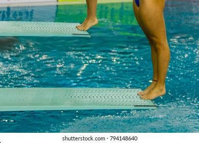 nude diving royalty  images stock  pictures shutterstock