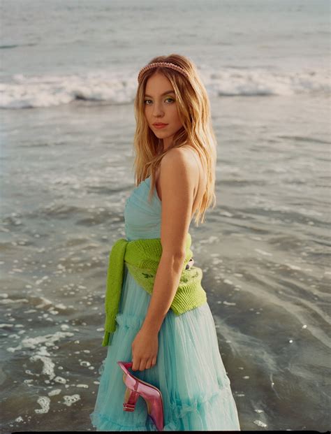 Sydney Sweeney: A Bold Look At Her Career And Impact