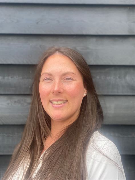 Kirstie (1) - Right Conveyancing