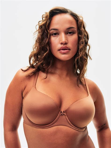 5 Inspiring Self-Love Quotes from Victoria's Secret Models