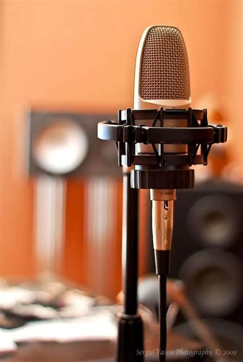 AKG P420 Condenser Microphone Review - Beginner Guitar HQ