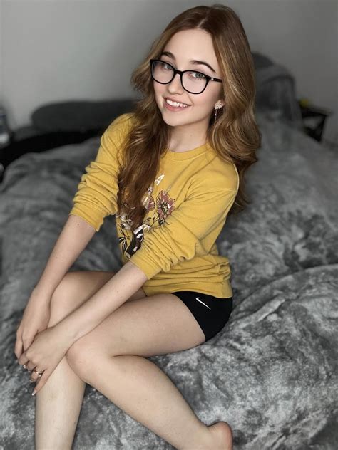 Alyssa (@lyssaurora) • Instagram photos and videos