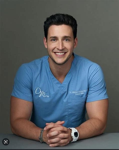 Doctor Mike looking at you while trying to pronounce his full name : r