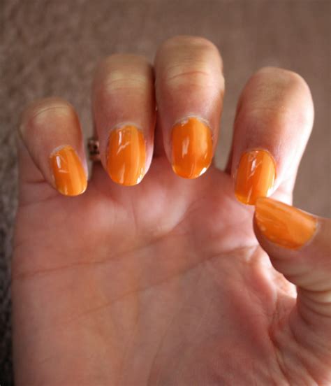 Tails to Tell: Halloween Nails!