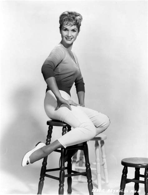 40 Wonderful Black and White Portrait Photos of Debbie Reynolds in the