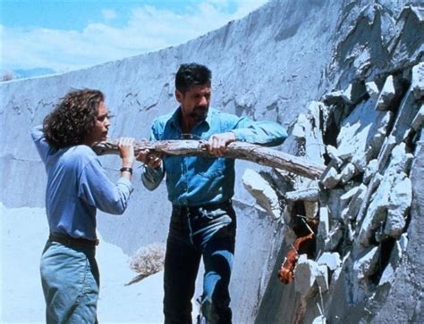 Дрожь земли 1989 смотреть онлайн бесплатно в HD