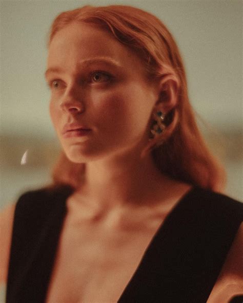 sadie sink armani beauty | Sadie sink, Sadie, Armani beauty