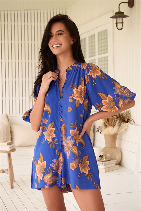 BOHEMIAN LOVE RUNWAY