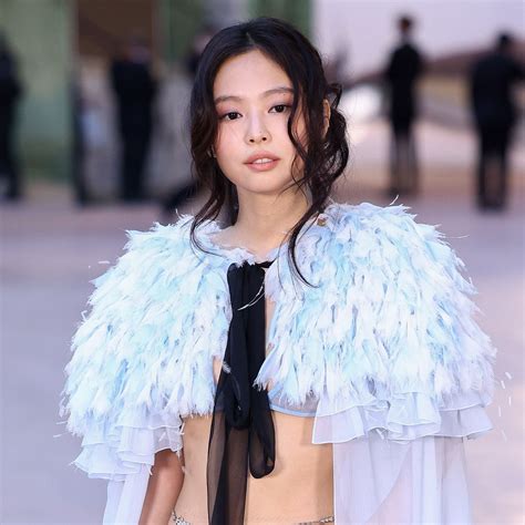 Jennie des Blackpink crée l'événement au défilé Chanel | Vogue France