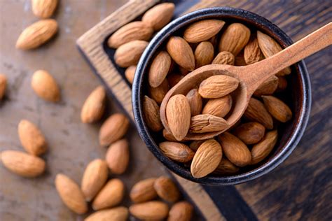 12 Types of Edible Nuts (With Pictures)