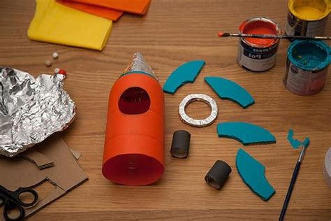 Раскрашиваем краской детали | Rocket craft, Rockets for kids, Diy rocket
