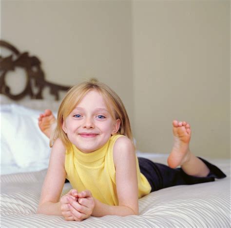 Dakota Fanning - Stars' childhood pictures Photo (3287514) - Fanpop
