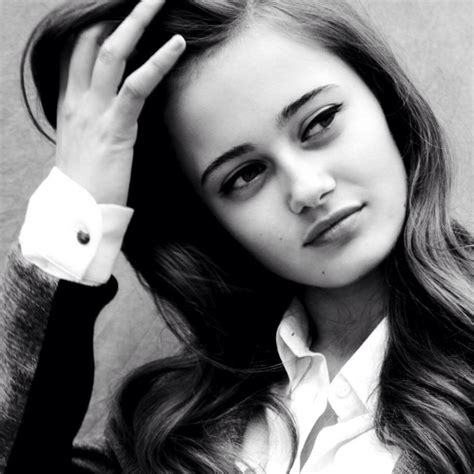 A Slice of Cheesecake – Ella Purnell – Idol Features