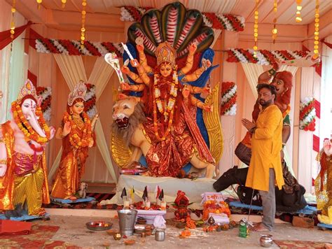 kamara tharaga paja mahatasava ma kanaya pajana ka satha lga ma tharaga ka