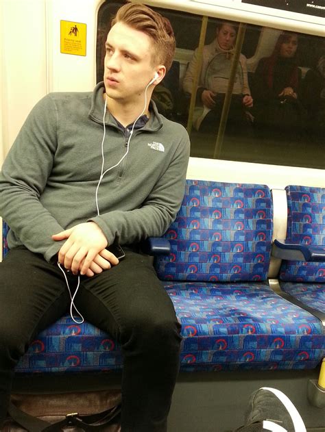 Commuters vent about jubilee line stops safety at night 2