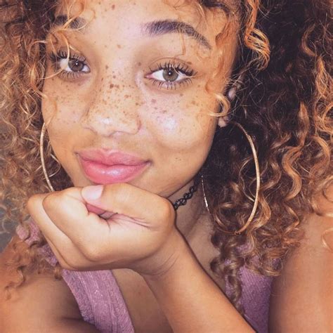 beautiful black women flaunting  freckles essence freckle