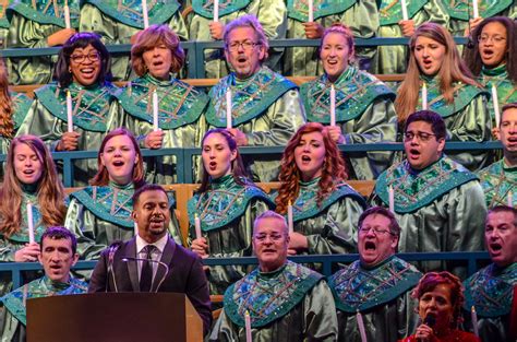 Epcot Candlelight Processional Review & Tips – Wandering In Disney