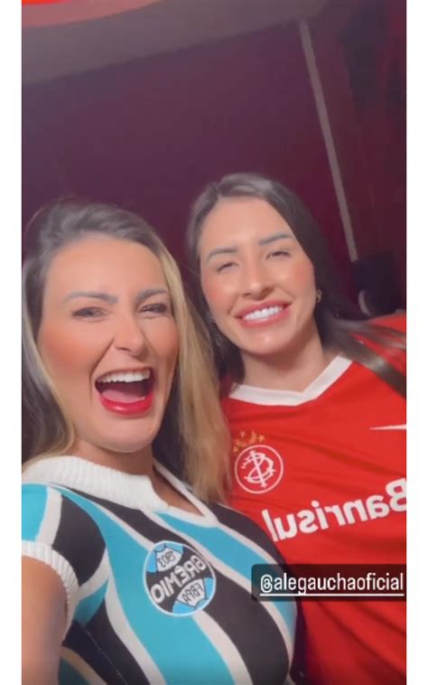 Ale Gaucha Dando O Cuzinho