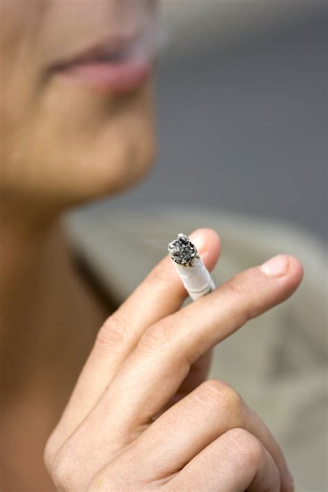 workers change smoking habits  ban electrocorp