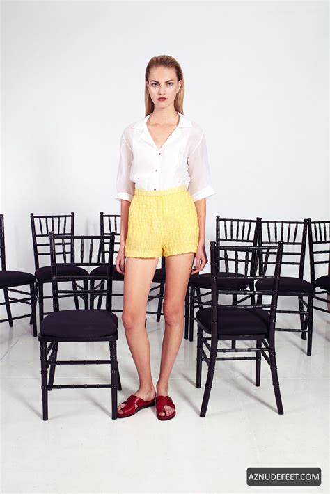 ANNA TROSKO Feet - AZNudeFeet