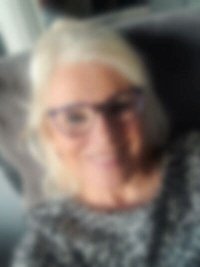 Sie sucht Ihn Bekanntschaften: Single-Frauen / kostenlose Kontaktanzeigen