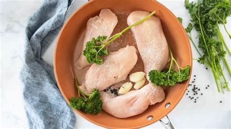 How Long to Boil Boneless Chicken Breast? - Cully's Kitchen
