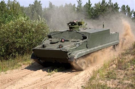 Перспективный гусеничный бронетранспортер БТ-3Ф
