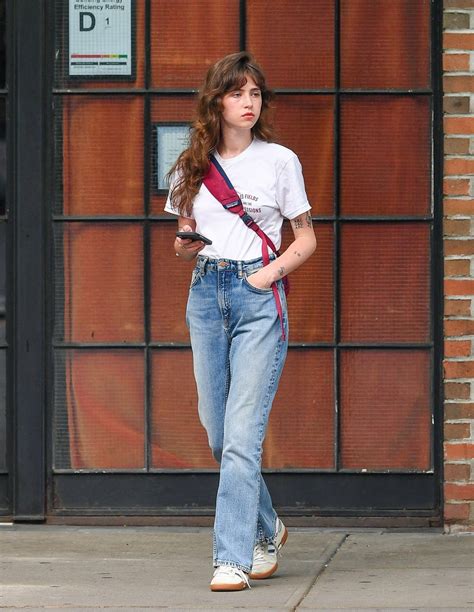 clairo | Fashion inspo outfits, Outfits, Fashion