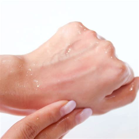 Гидрофильное масло для глубокого очищения Dear Klairs Gentle Black Deep ...