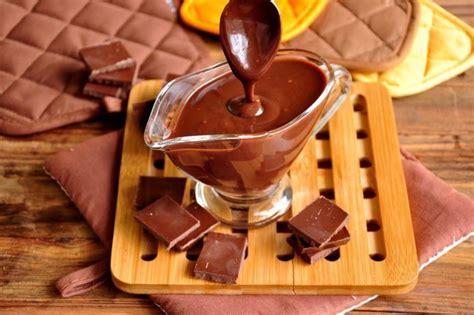 Как сделать глазурь из шоколада - рецепт с фото in 2024 | Desserts ...