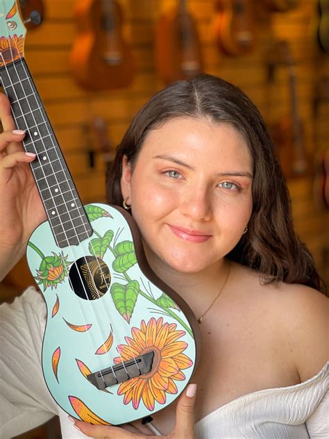 Flight TUS-SUNFLOWER Mariana Galbani Signature Travel Soprano Ukulele