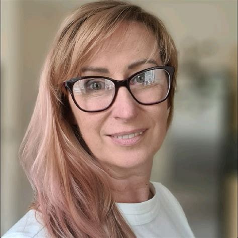 Elena Barrera - Data Solutions Analyst - Cirium | LinkedIn