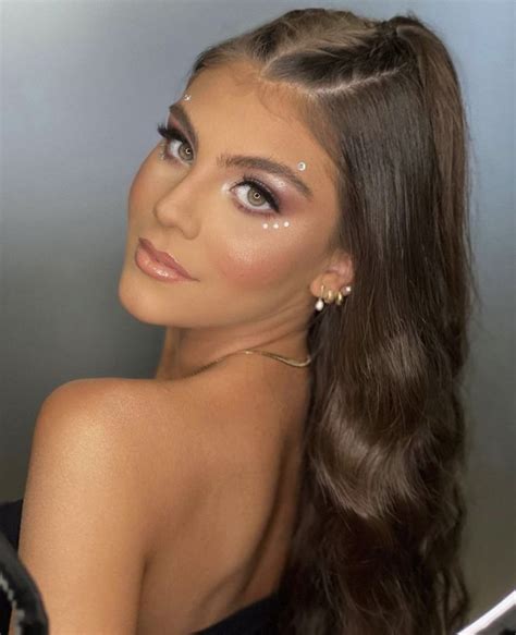 Penteado Para Balada A Noite - Cabelo balada | Penteado carnaval trança, Penteado festa eletronica ...