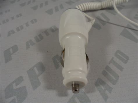 Зарядни за телефони и инвертори : Зарядно за iPhone с USB към запалка