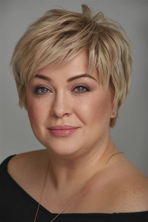 35+ Flattering Pixie Haircuts for Plus-Size Women in 2026 in 2025