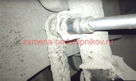 Замена и выбор опорного подшипника Шевроле Круз | Опора передней стойки ...