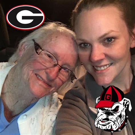 Dr Sandra Lee aka drpimplepopper - The key ingredient in the Acne Spot