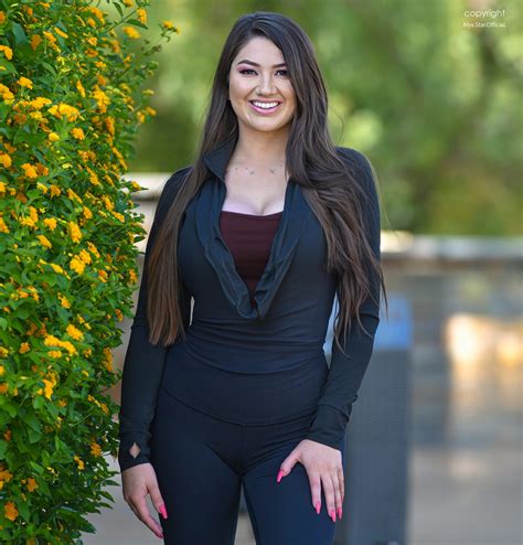 Alyx star - The mature girl is back again.. The new movie...