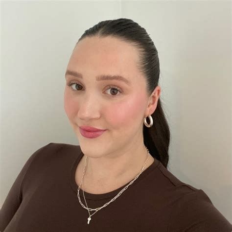 Adele Robinson - Associate Boutique Manager - Aritzia | LinkedIn